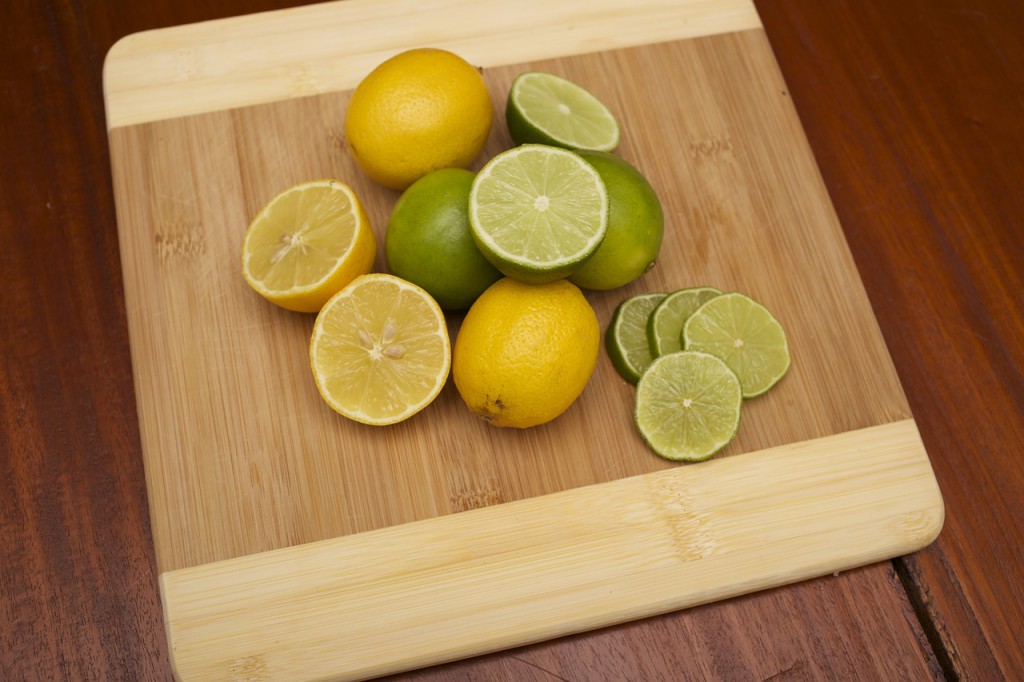 Limetten oder Zitronen? In den Gin Tonic gehört wenn überhaupt Zitrone.