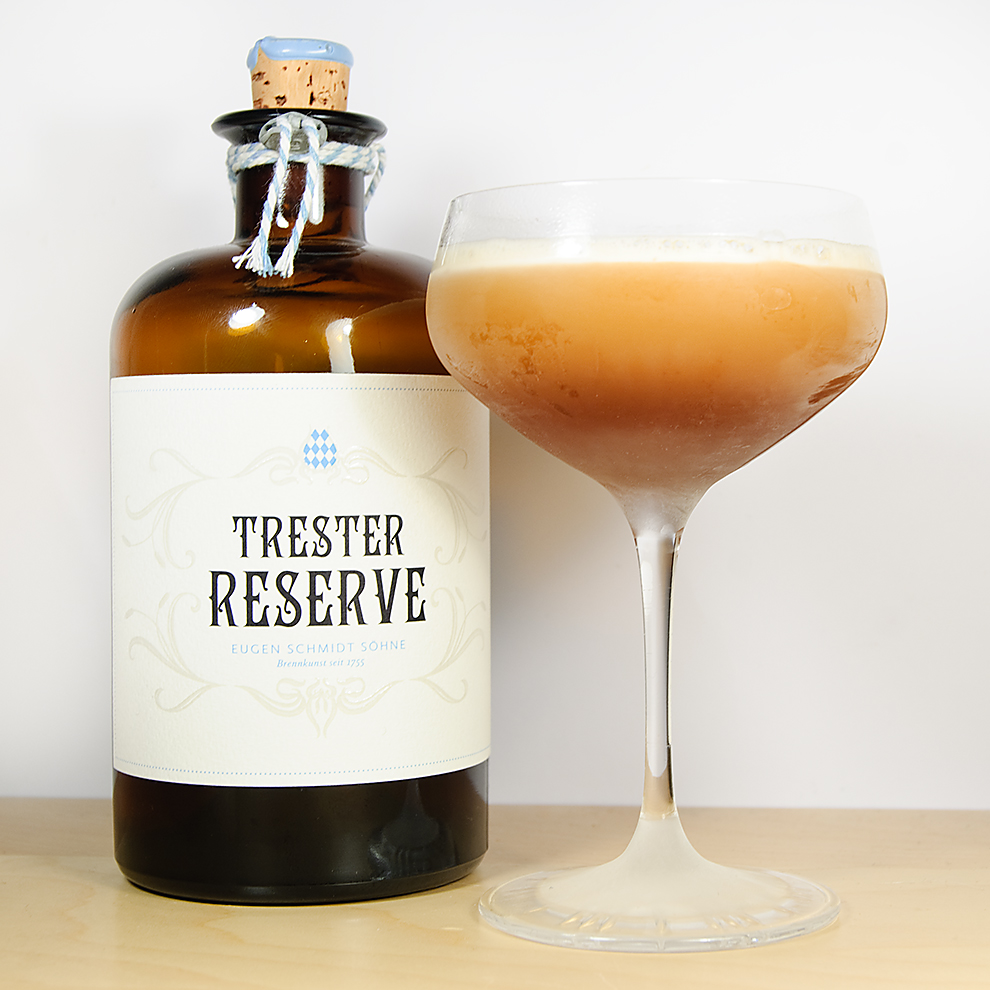 Der Trester Reserve vom Weingut Schmidt in einem Trester Espresso Martini im vorgekühlten Glas.
