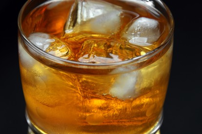 Dirty Old Bastard: Ein Cocktail aus Islay-Whisky, Lapsang Souchong und Chillie. Quelle: Fotolia.com © sattriani