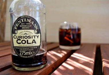 Fentimans Curiosity Cola - super zum mixen, pur eher ... schwierig.