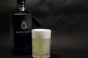 Der Obstbrand-Cuvee Black Forêt funktioniert herausraged gut in Sour- und Fizz-Cocktails.