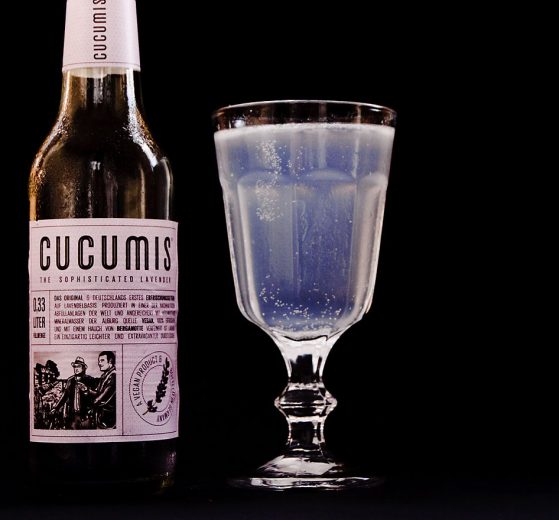 Cucumis Lavendel in einem sauleckeren Aviation Fizz - ein spritziger Twist des Cocktail-Klassikers.