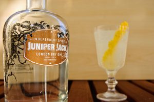Juniper Jack London Dry Gin in einem Gin Fizz - in Shortdrinks kommt er am besten zur Geltung.