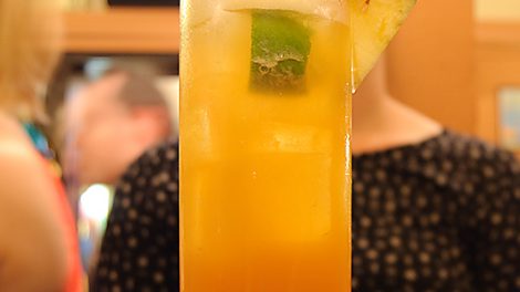 Ein Lady Hamilton-Cocktail in der Münchner Pusser's New York Bar.