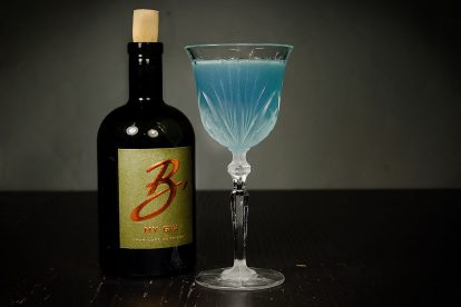 Der B my Gin in einem sauguten Aviation Cocktail mit Maraschino und Creme de Violette.