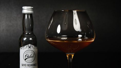 Ein Skye Fashioned von Oaked Cocktails.