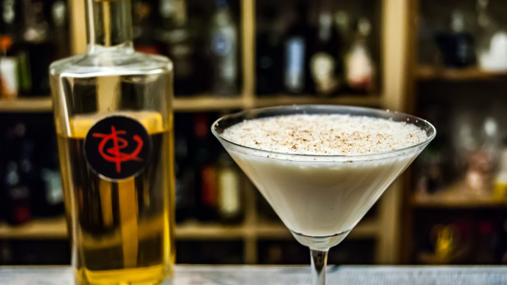 Der Revolte Rum im Rum Alexander Cocktail.