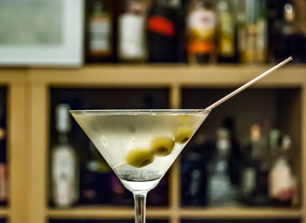 Dirty Martini Der Einzige Martini Cocktail In Den Eine Olive Gehort