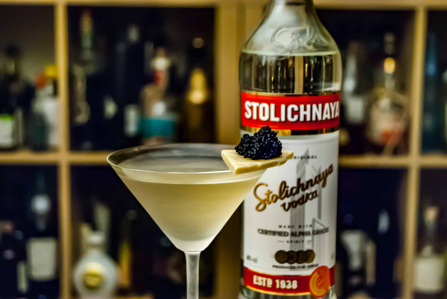 Stolichnaya-Vodka-Premium-Wodka-Martini - Cocktailbart - deine Homebar ...