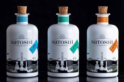Satoshi Spirits bietet derzeit drei Buddeln an: Gin, Wacholdergeist und Blutorangengeist. Fazit? Alle irre gut.