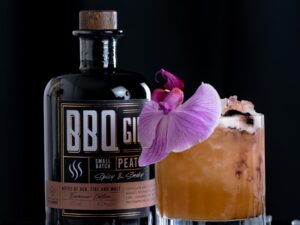Der Humuhumunukunukuapua'bbq mit Wajos BBQ Gin, ein Twist auf den Humuhumunukunukuapua'a.