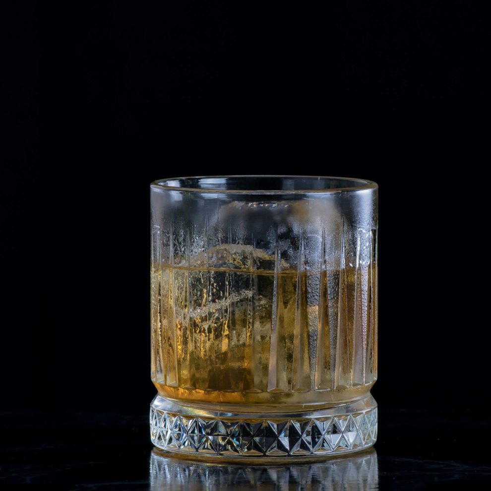 Ein French Connection Cocktail mit Amaretto und Cognac.