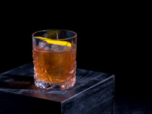 Ein Improved Whiskey Cocktail - der "verbesserte" Old Fashioned.