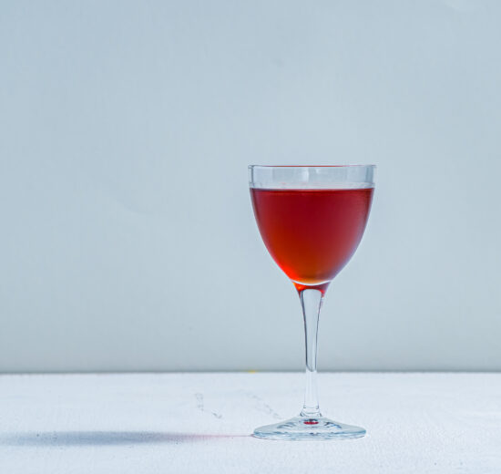 Der Sergio Leone Cocktail ist ein kräutrig-bittersüßer Shortdrink.