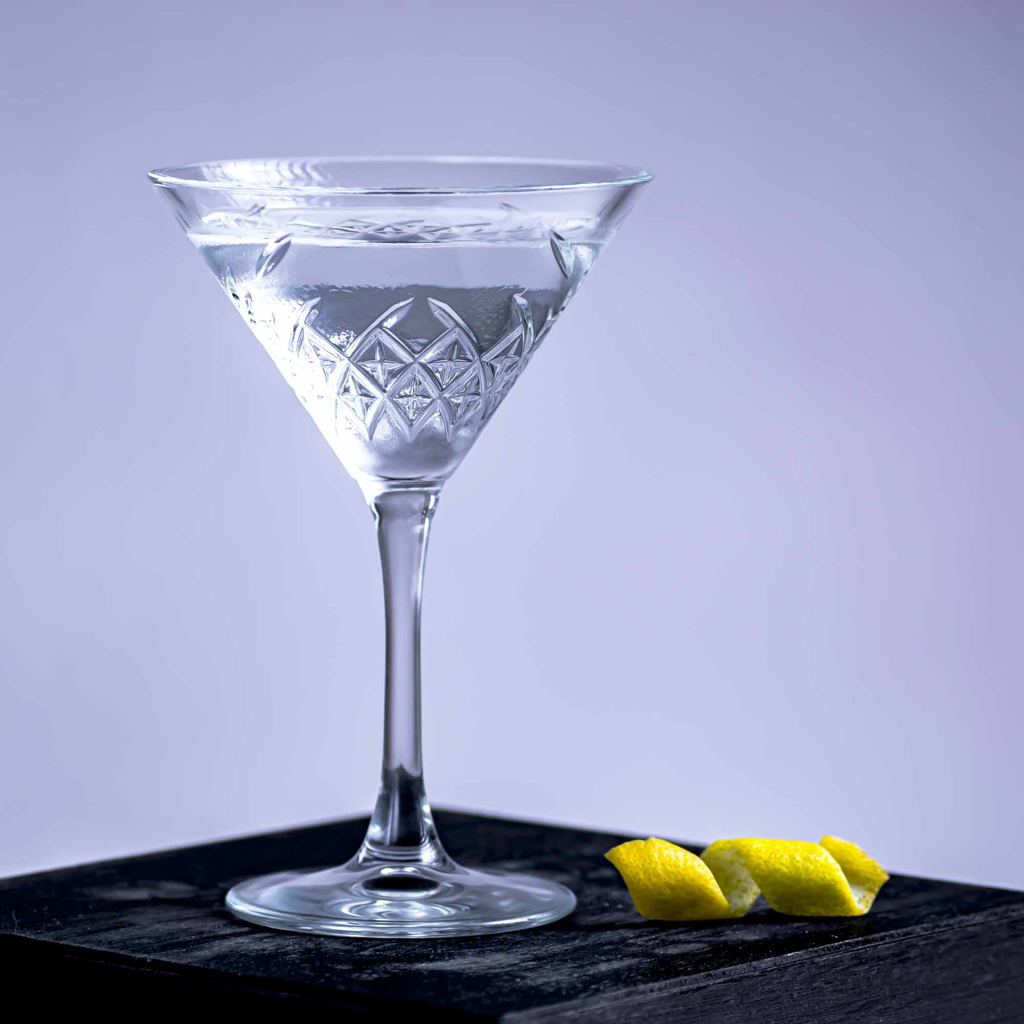 Ein Montgomery-Martini mit 15 Teilen Gin, einem Teil Wermut und einem Spritzer Orange Bitters.