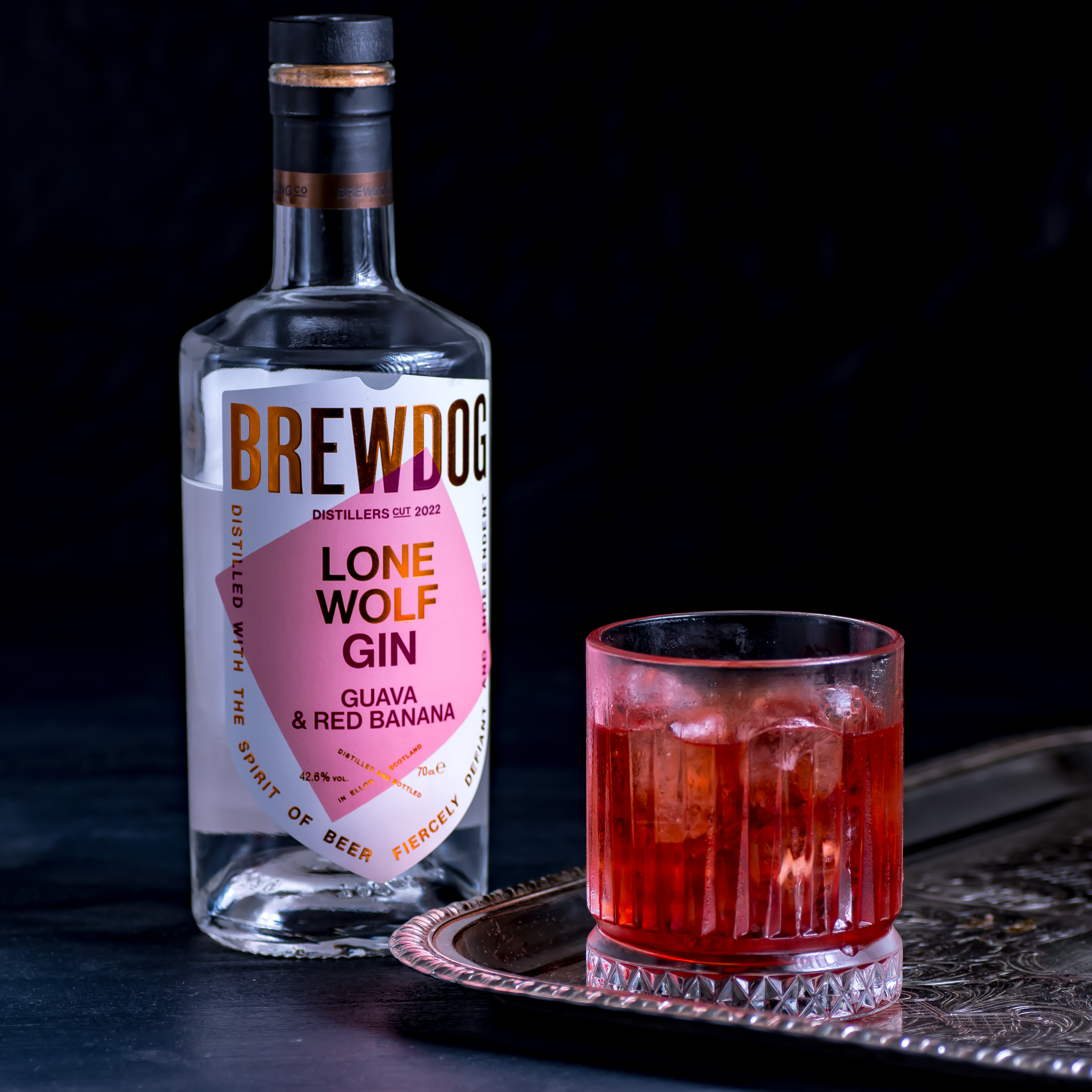 Lone Wolf Gin Guava and Red Banana in einem Negroni.