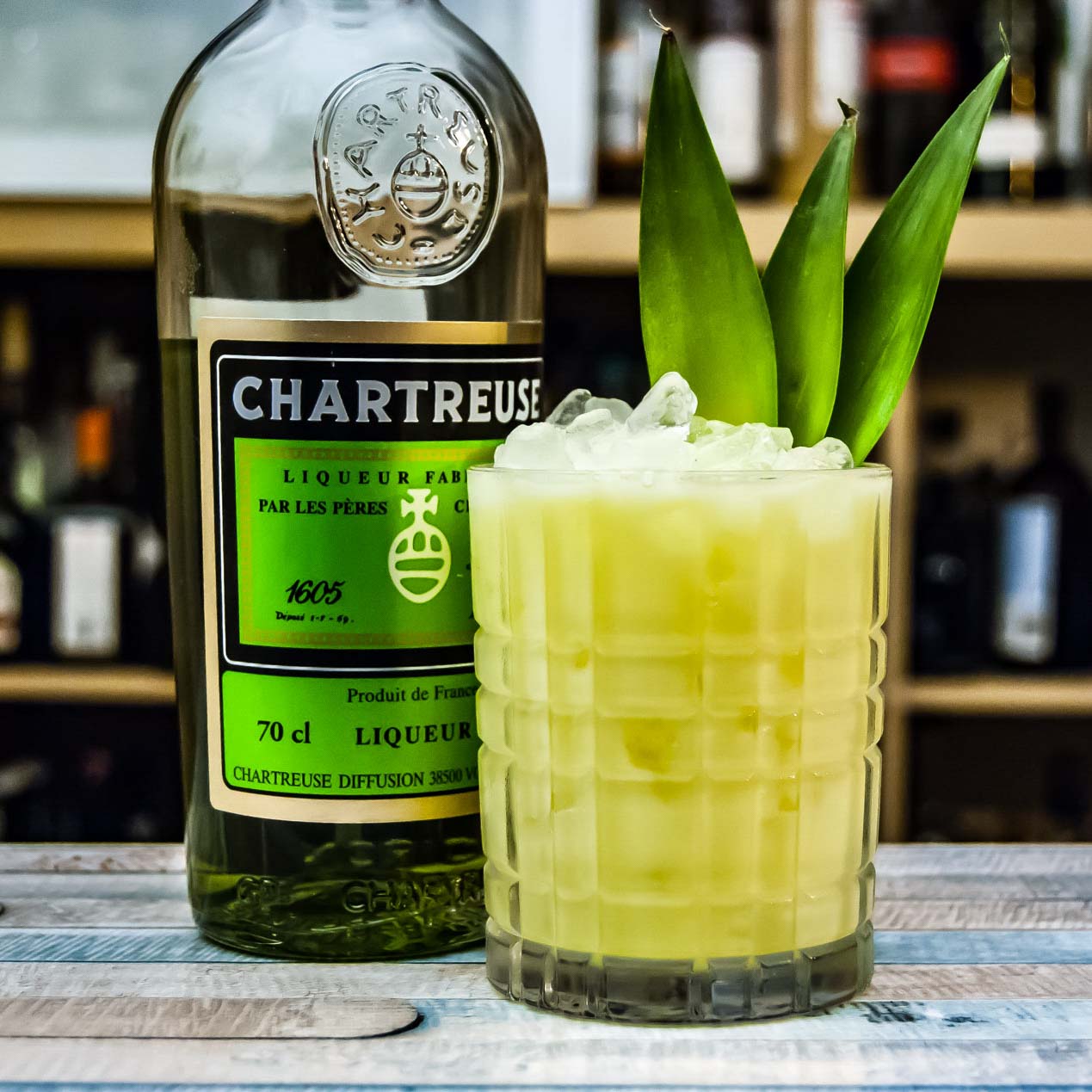 Eine Piña Verde mit Chartreuse, Cream of Coconut und Ananassaft.