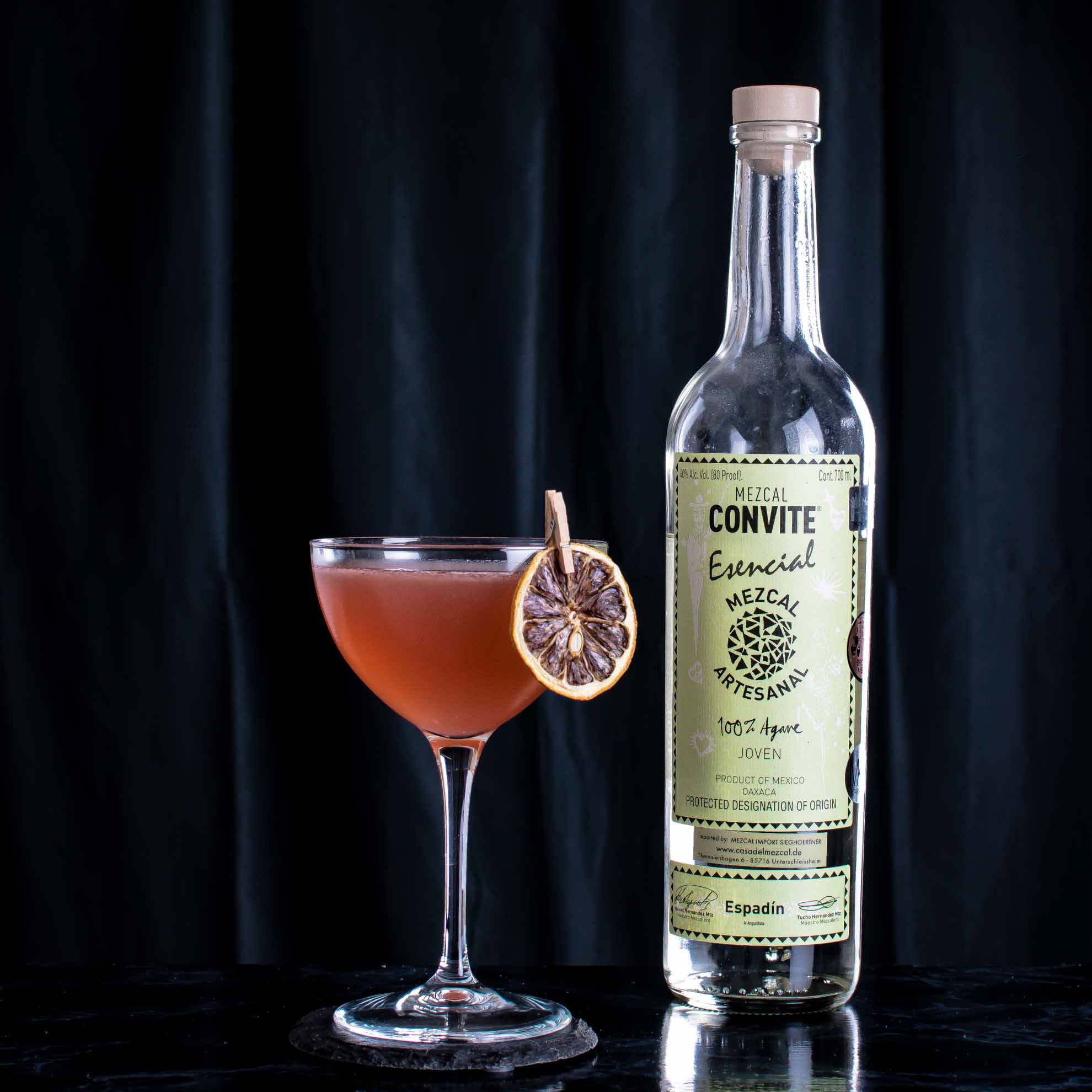 Convite Esencial Mezcal im Cherry Dawn.